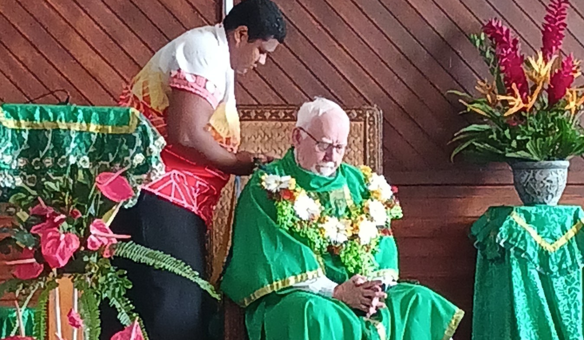 A Columban visiting priest: Fr. Tom Rouse was the main celebrant at Ba parish, this reminded me of the importance of dialogue and our shared commitment to build bridges across faiths. - Photo: Pescila Magdalin